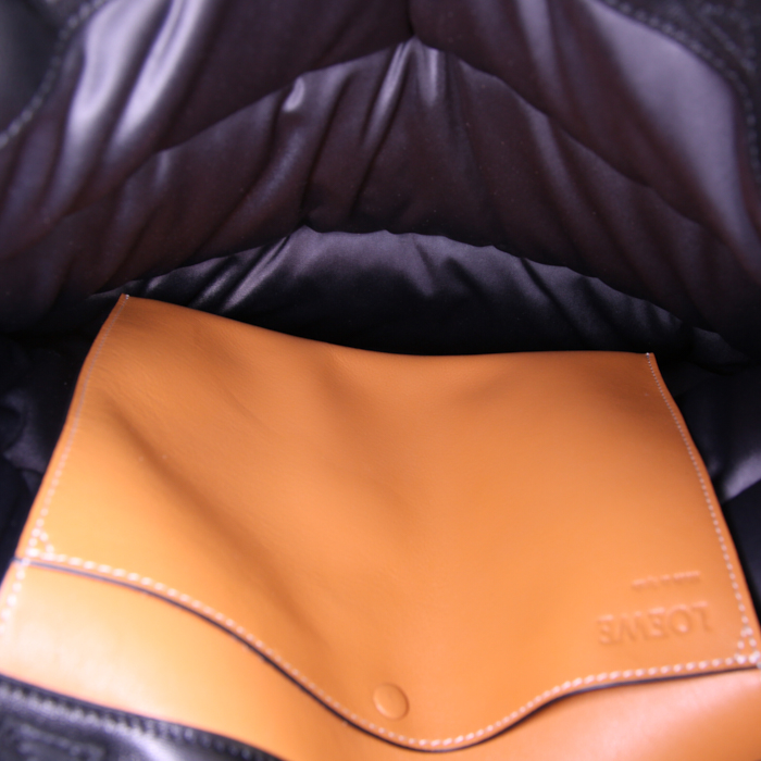 Sac cabas Loewe  Yago Puffy en cuir matelassé noir - Detail D2