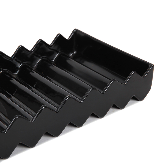 Ettore Sottsass, "Y24" pin-tray from the Yantra series, in black enamelled ceramic, EAD edition, signed, around 1990 - Detail D1