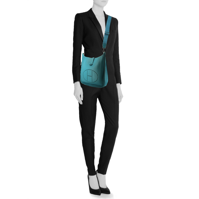 Sac bandoulière Hermès Evelyne III grand modèle en cuir togo turquoise - Detail D1