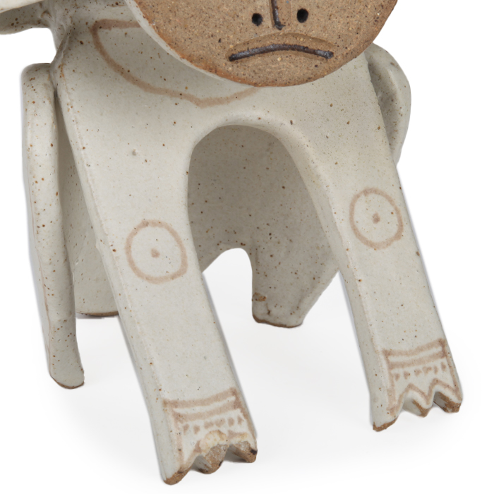 Bruno Gambone, "Lion", sculpture in glazed stoneware, signed, from the 1970/80's - Detail D3