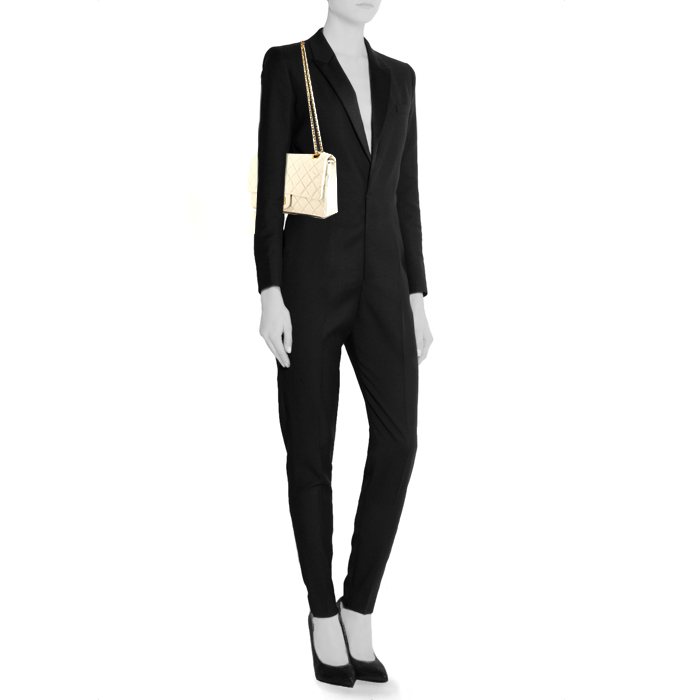 Chanel 2.55 handbag in white quilted leather - Detail D1