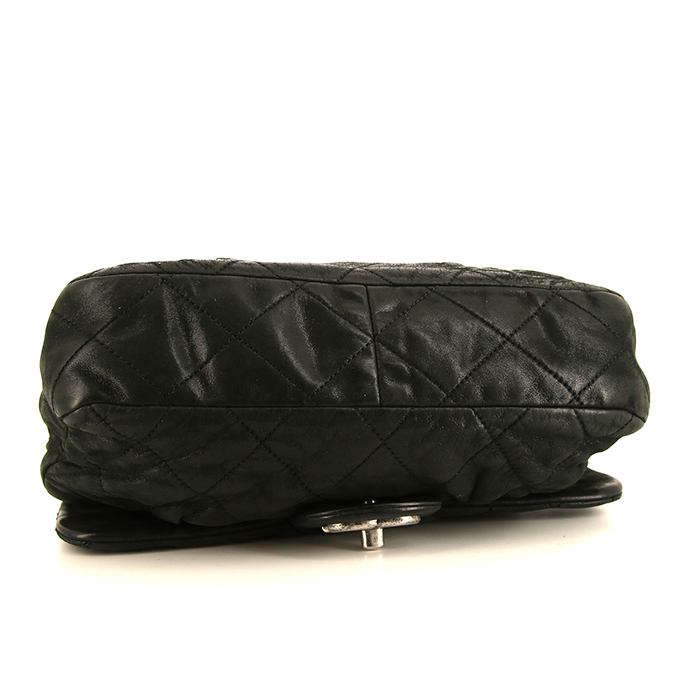 Borsa a tracolla Chanel Timeless in pelle iridescente nera - Detail D5