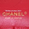Sac à main Chanel 2.55 en cuir matelassé chevrons rouge - Detail D4 thumbnail