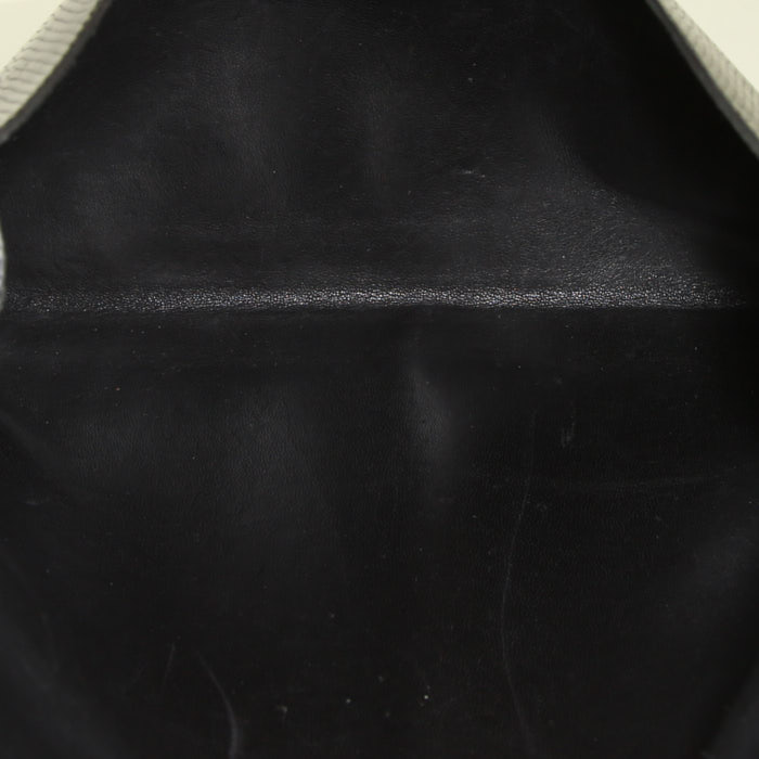 Bolsito de mano Hermes Rio en piel de lagarto negra - Detail D3