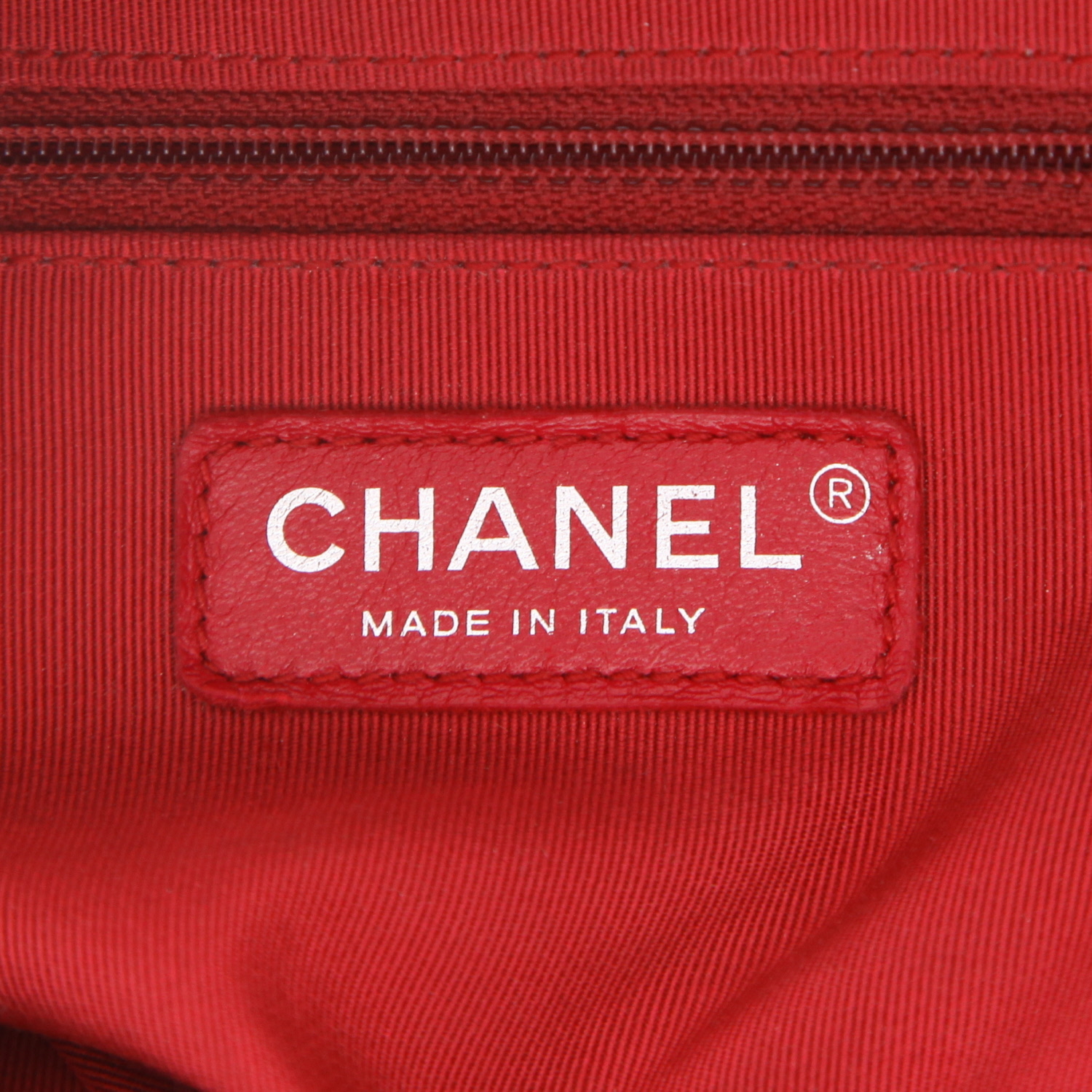 Chanel Gabrielle  medium model shoulder bag in silver quilted leather - Detail D2