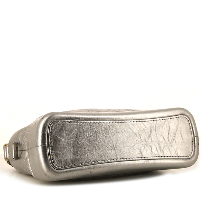 Chanel Gabrielle  medium model shoulder bag in silver quilted leather - Detail D5