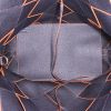 Shopping bag Loewe Woven in pelle martellata nera intrecciata - Detail D3 thumbnail