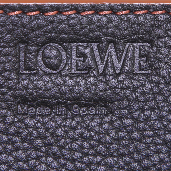 Loewe Woven shopping bag in black grained leather - Detail D4