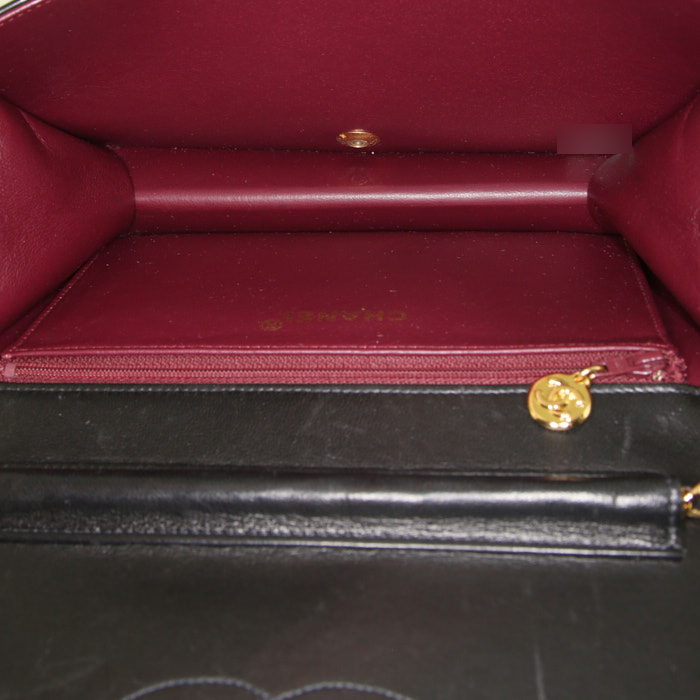 Chanel Mademoiselle bag worn on the shoulder or carried in the hand in black quilted leather - Detail D2