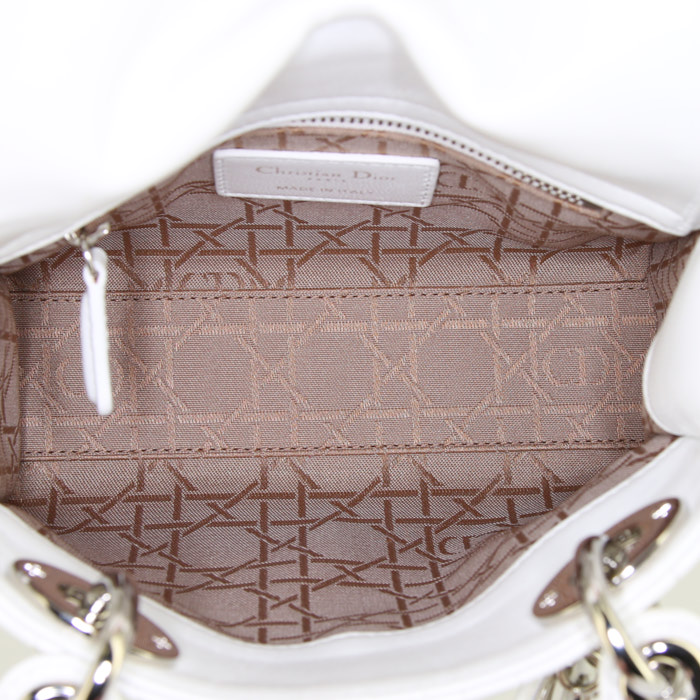 Bolso bandolera Dior Mini Lady Dior mini en cuero cannage blanco - Detail D3