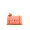 Bolso de mano Chanel Choco bar en cuero acolchado rosa - 360 thumbnail