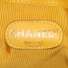Sac à main Chanel Vintage en cuir grainé jaune - Detail D3 thumbnail