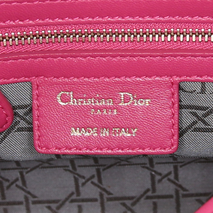 Sac à main Dior Lady Dior moyen modèle en cuir cannage rose - Detail D4