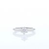 Anello solitario Tiffany & Co in platino e diamante - 360 thumbnail