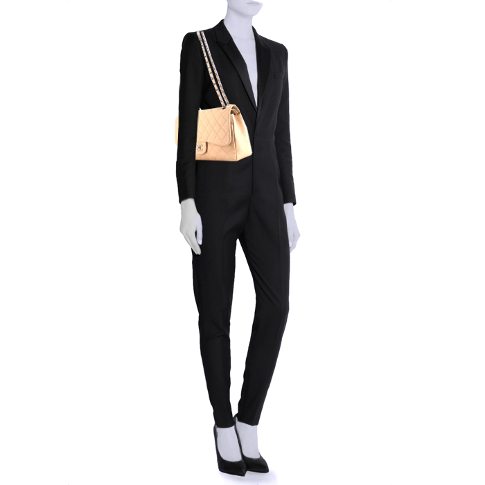 Borsa Chanel Timeless jumbo in pelle martellata e trapuntata beige - Detail D1