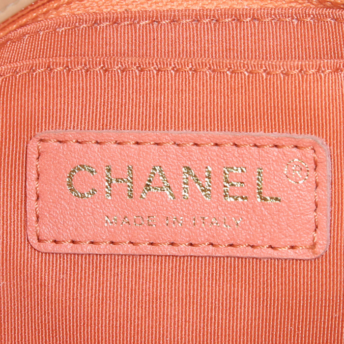 Chanel shoulder bag in beige quilted leather - Detail D4