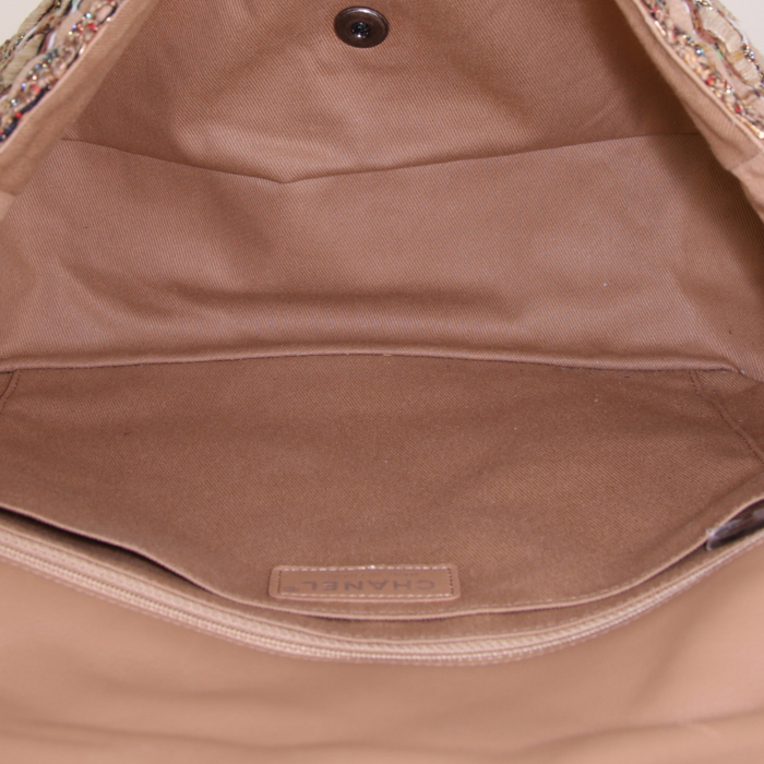 Chanel Timeless Maxi Jumbo handbag in beige canvas - Detail D3
