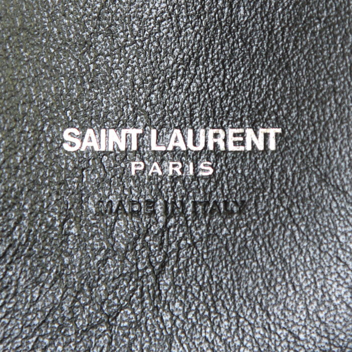 Bolso de mano Saint Laurent Sac de jour Baby en cuero granulado negro - Detail D4