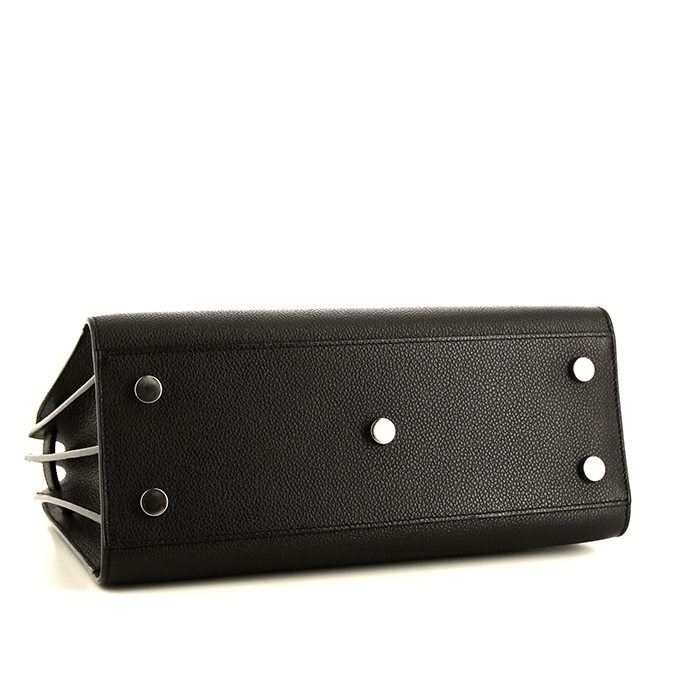 Bolso de mano Saint Laurent Sac de jour Baby en cuero granulado negro - Detail D5
