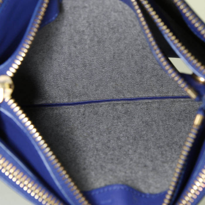 Bolso bandolera Céline Trio en cuero azul marino - Detail D2