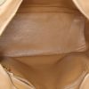 Bolso de mano Chanel Medaillon - Bag en cuero granulado acolchado beige - Detail D2 thumbnail
