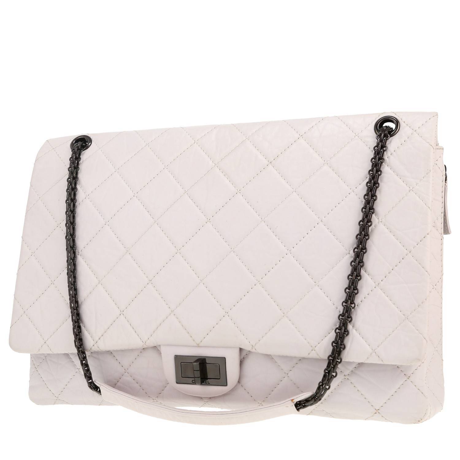 Chanel 2.55 handbag in white quilted leather