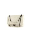 Chanel 2.55 handbag in white quilted leather - 00pp thumbnail