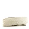 Chanel 2.55 handbag in white quilted leather - Detail D5 thumbnail