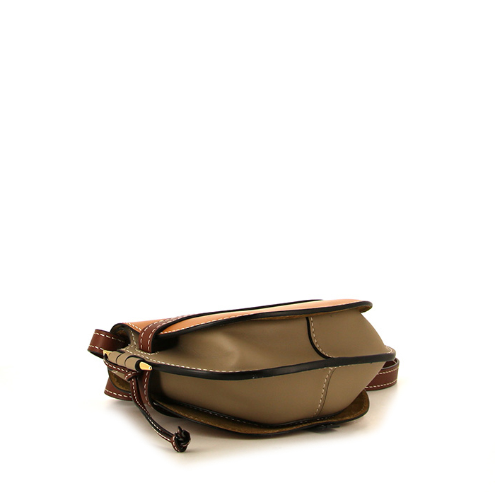 Loewe Gate shoulder bag in gold, taupe and brown tricolor leather - Detail D4