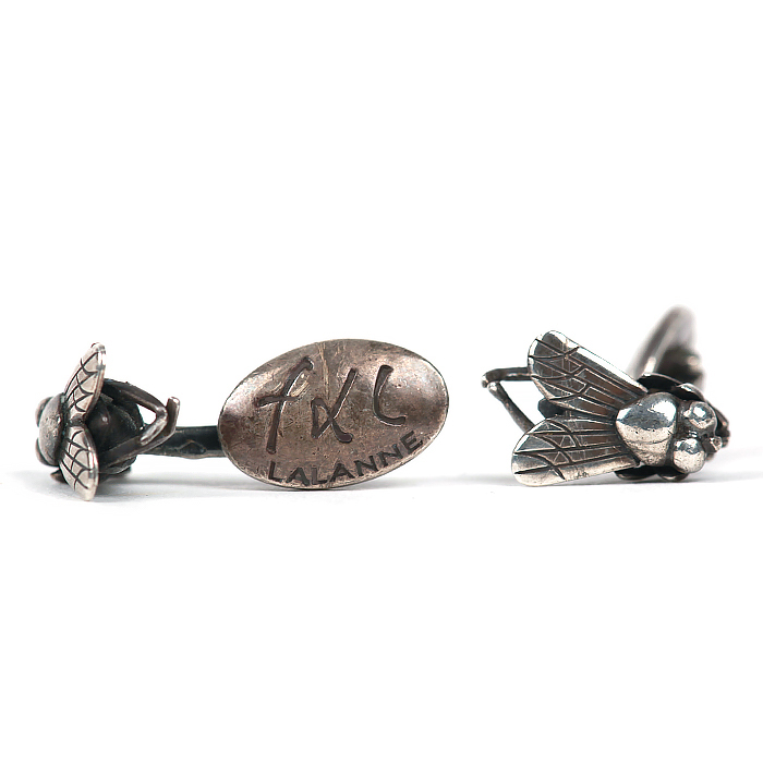 François-Xavier & Claude Lalanne, a pair of "Mouches" cufflinks, in silver, Artcurial edition, monogrammed and stamped, from the 1990's - Detail D1