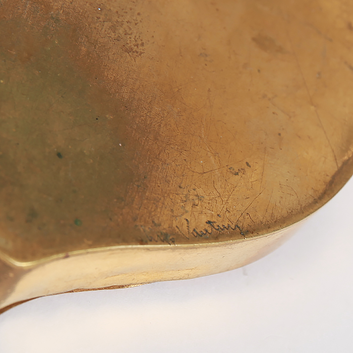 Line Vautrin, "Leaf" gilded bronze and enameled powder compact, signed, around 1945 - Detail D3