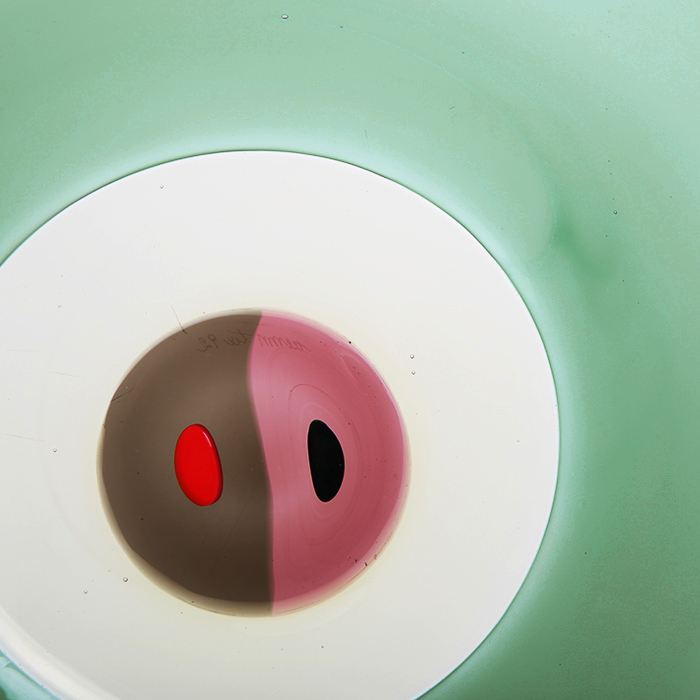 Tapio Wirkkala, "Polipo", plate fixed on a base as a sculpture, in blown and tinted glass "incalmo" from Murano, Venini edition, signed and dated, 1992 - Detail D2