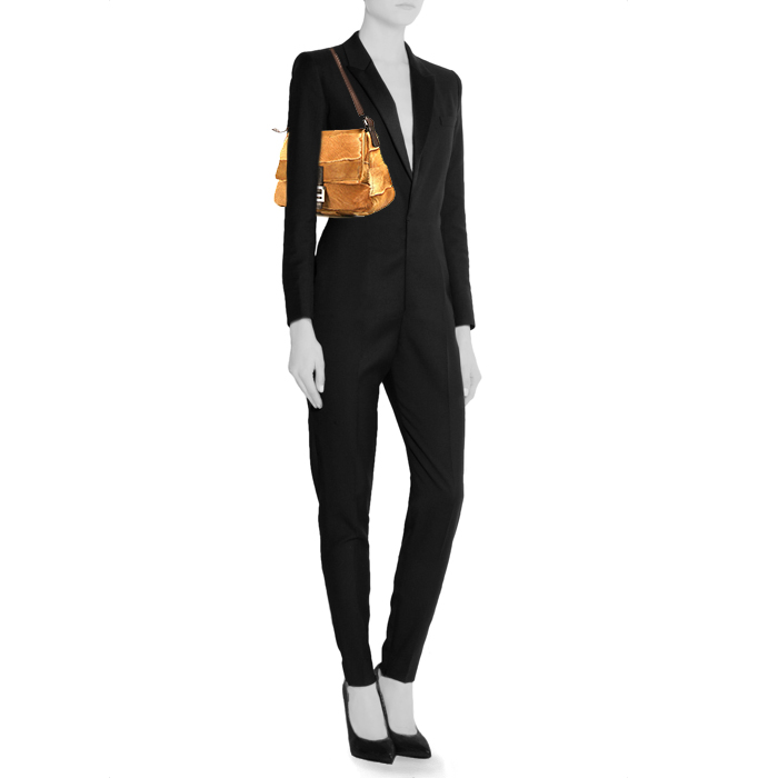 Fendi Mamma Baguette handbag in gold foal and brown leather - Detail D1