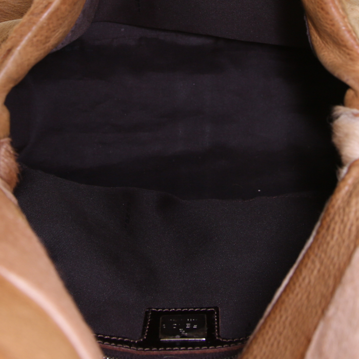 Fendi Mamma Baguette handbag in gold foal and brown leather - Detail D2