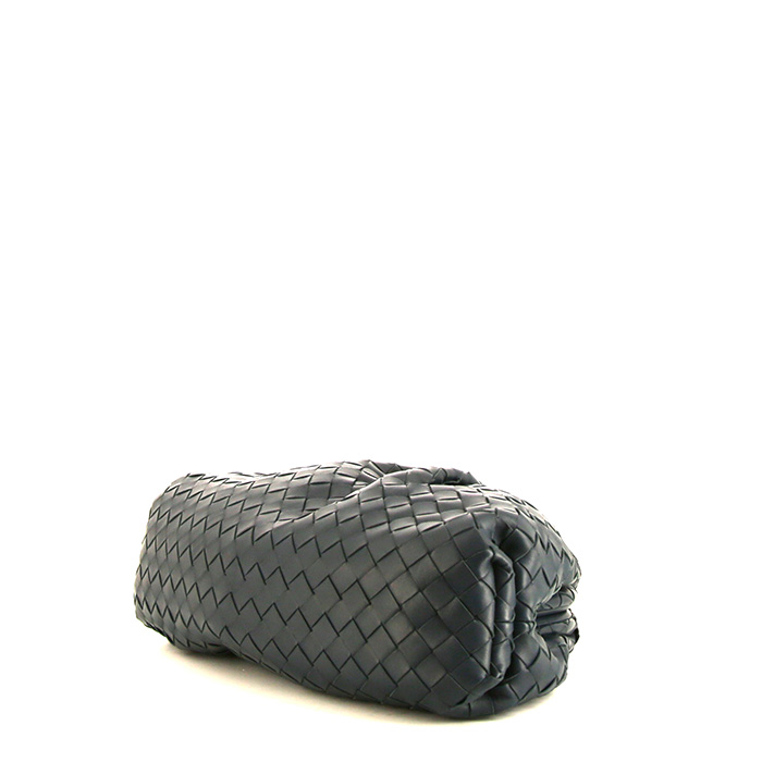 Pochette Bottega Veneta Pouch en cuir intrecciato bleu-pétrole - Detail D4