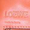 Bolso de mano Loewe Amazona en cuero color oro - Detail D4 thumbnail