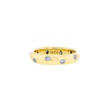 Ring in yellow gold and in diamonds Ring in yellow gold and in diamonds