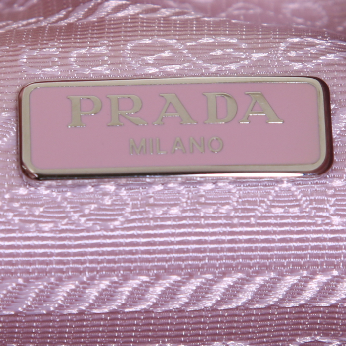 Prada Re-Edition 2005 handbag in pink canvas - Detail D4