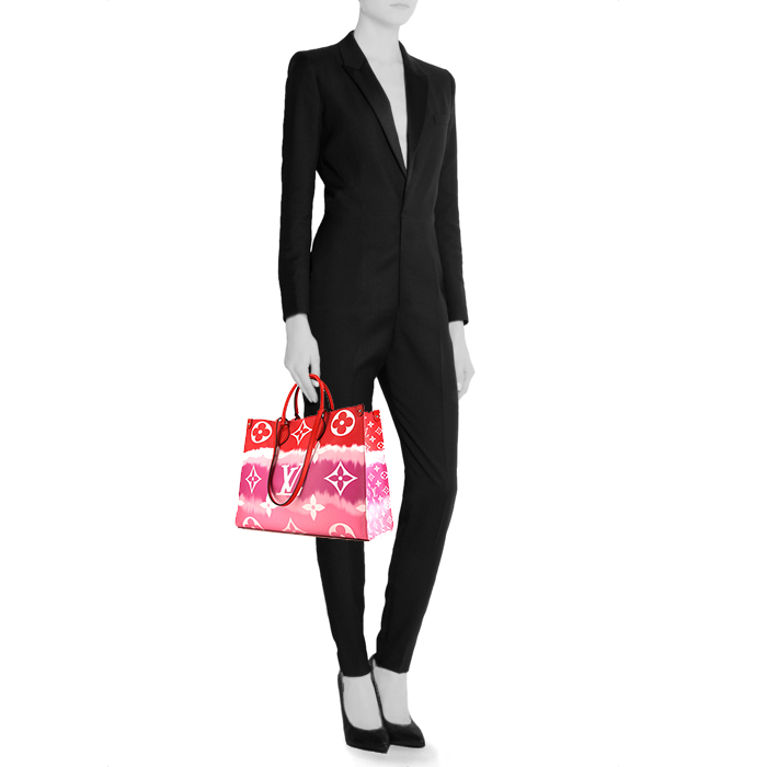 Sac cabas Louis Vuitton Onthego grand modèle en toile monogram deux tons rouge et rose - Detail D1
