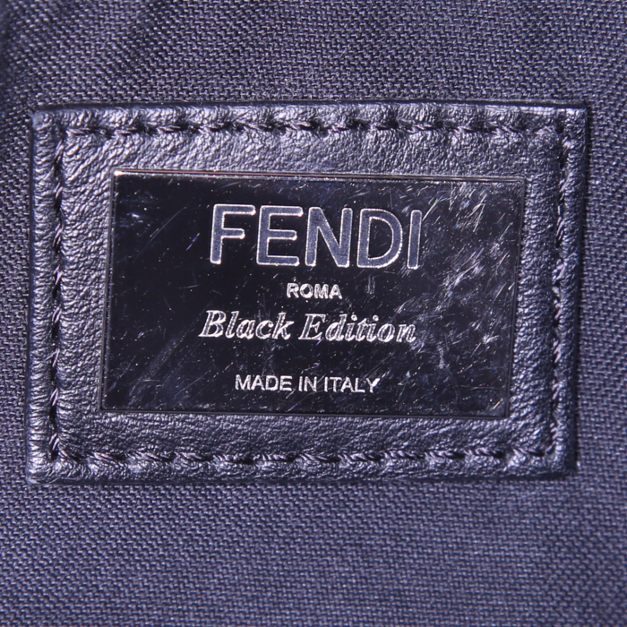 Sac bandoulière Fendi By the way en cuir noir - Detail D4