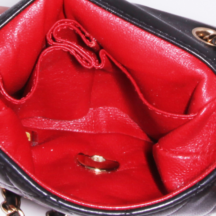 Chanel Timeless Mini shoulder bag in black quilted leather - Detail D2