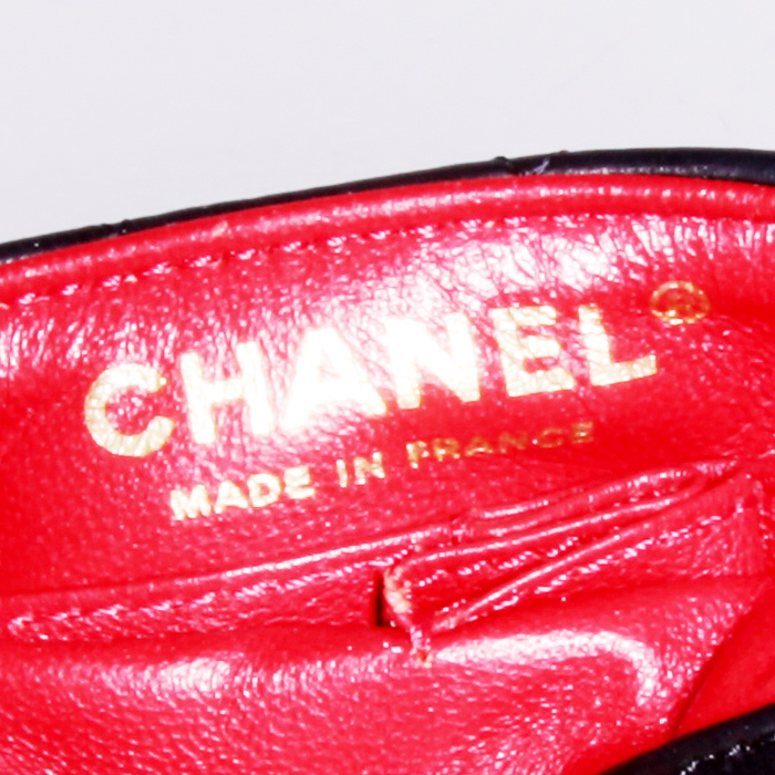 Borsa a tracolla Chanel Timeless Mini in pelle trapuntata nera - Detail D3