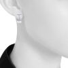 Paire de boucles d'oreilles époque années 80 Vintage en or blanc et diamants - Detail D1 thumbnail