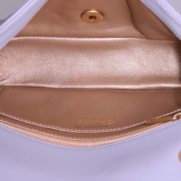 Bolso de mano Chanel Timeless Mini en cuero Gris Perle - Detail D2