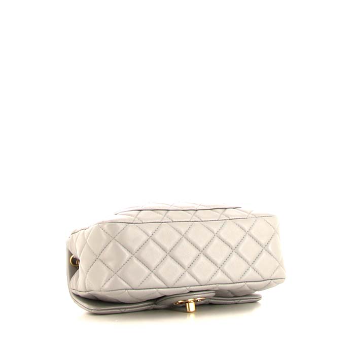 Bolso de mano Chanel Timeless Mini en cuero Gris Perle - Detail D4