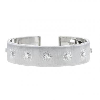 Bracciale a cerchio apribile Buccellati Macri Classica modello grande in oro bianco e diamanti