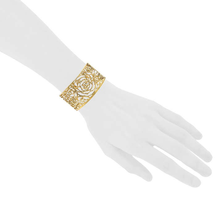 Brazalete Chanel Camélia Fil en oro amarillo - Detail D1