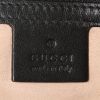 Sac bandoulière Gucci GG Marmont en cuir matelassé noir - Detail D4 thumbnail