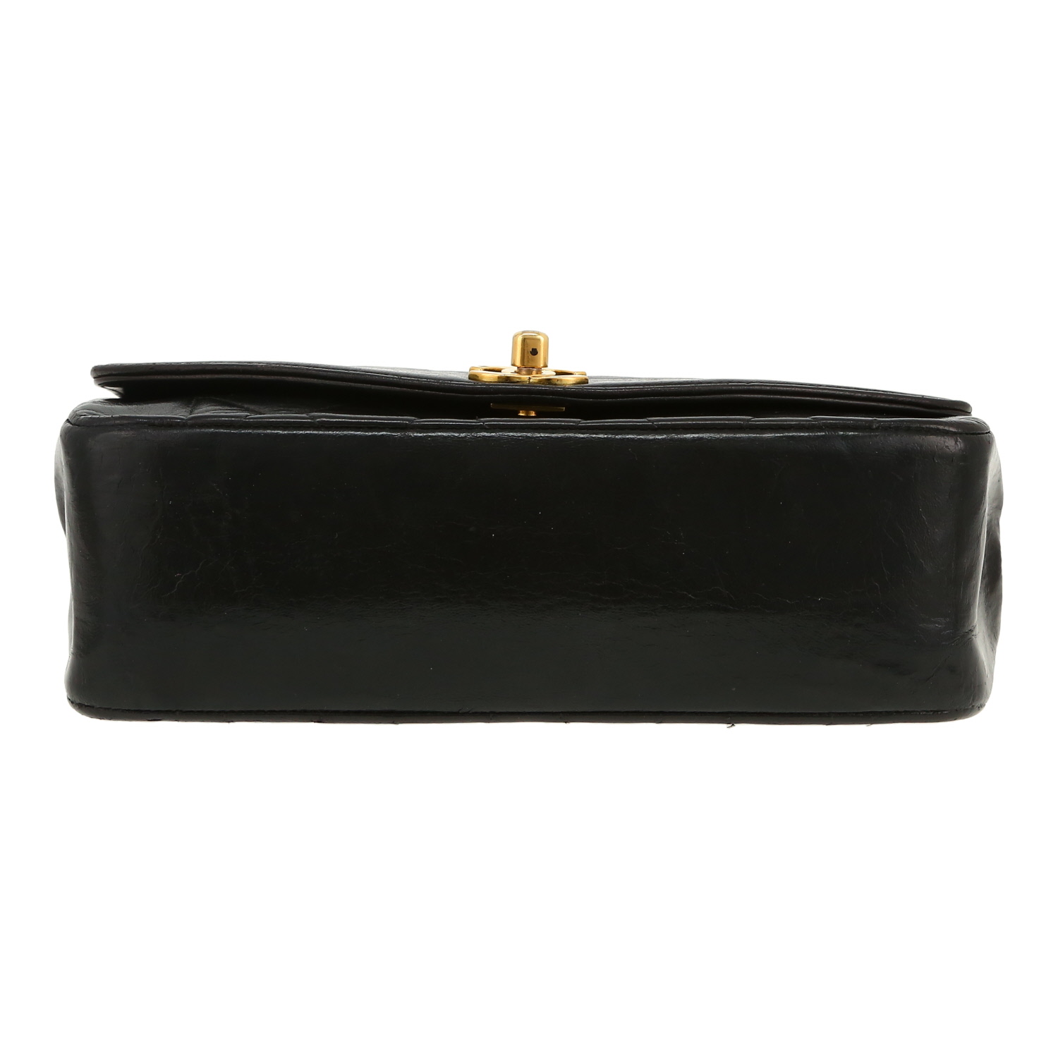 Chanel  Vintage Diana shoulder bag  in black quilted leather - Detail D1