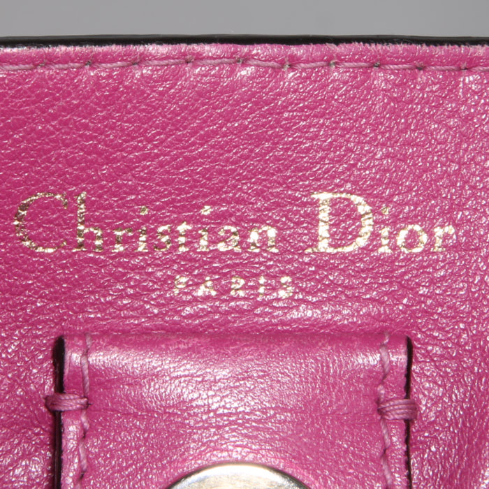 Dior Diorissimo shopping bag in black grained leather - Detail D4